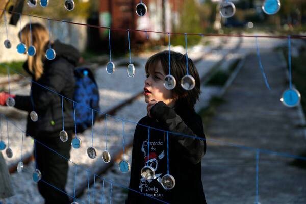 Acústicas Urbanas para 6 colunas sobre madeira e 702 relicários
Acústicas Urbanas para 6 colunas sobre madeira e 702 relicários