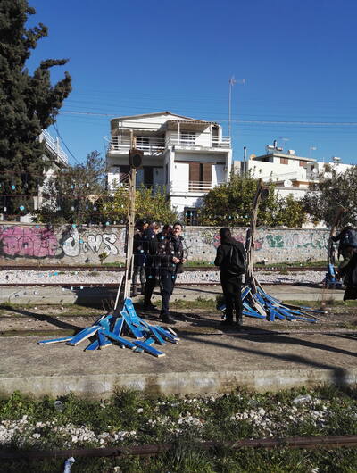 Acústicas Urbanas para 6 colunas sobre madeira e 702 relicários
Acústicas Urbanas para 6 colunas sobre madeira e 702 relicários
